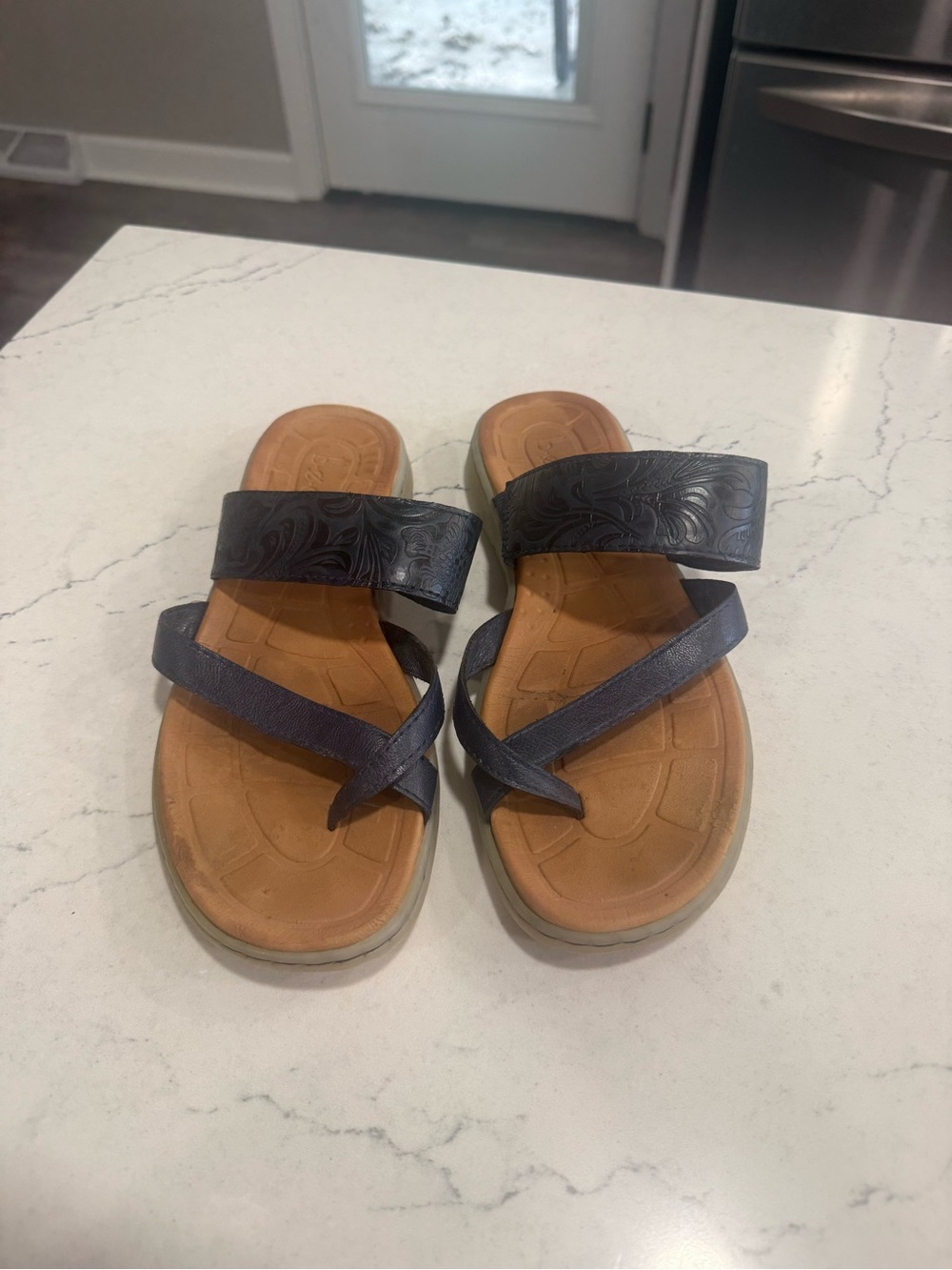 b.o.c. Women’s Blue Strappy Slip On Slide Sandals Comfort Size 8 M EUC